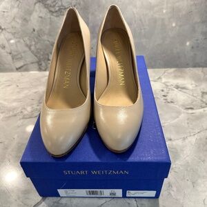 Stuart Weitzman Vida Pump size 6